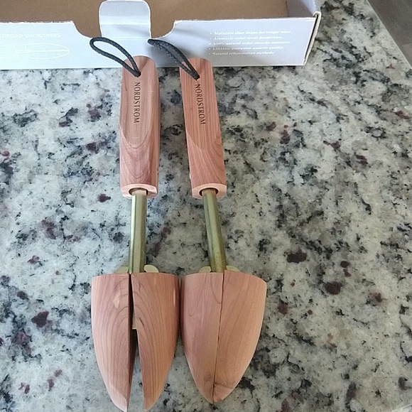 Nordstrom Women's Cedar Shoe Tree - Picture 3 of 3